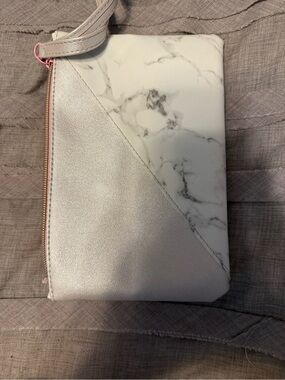 ipsy Marble & Metallic Diagonal Wristlet - White, Silver